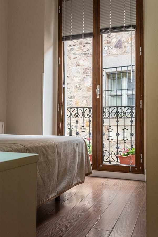 Domus Seleqtia Plaza De Santiago Apartment กาเซเรส ภายนอก รูปภาพ